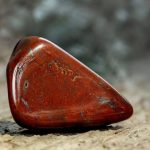 El Significado Espiritual del Jaspe Rojo en la Vida